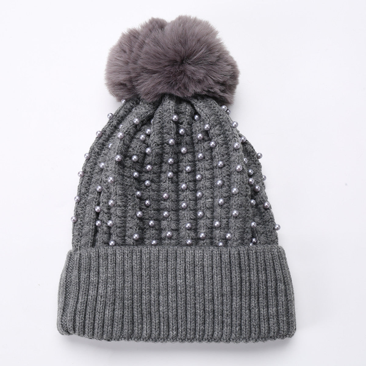 Women knitted hat with pearl design