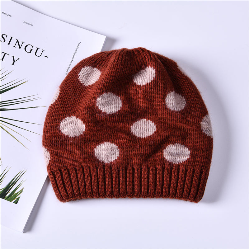 Dot knitted hats without pompon